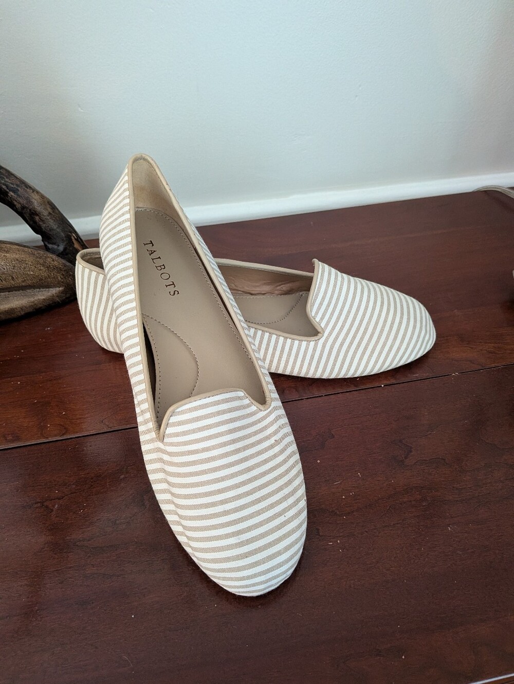 Talbots Womens Size 8‎ Tan White Beige Stripe Slip On Flats Loafers Shoes.